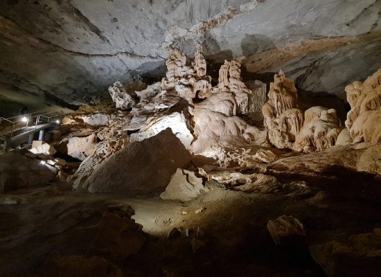 Al Hoota Cave 4